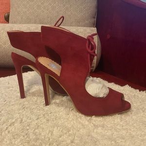 Journee Collection peep toe burgundy heel size 7 NWOT